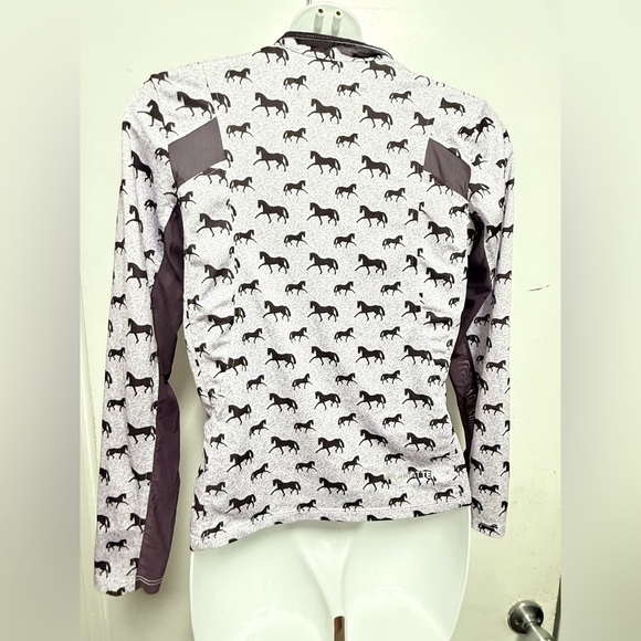Ariat Sunstopper Girls 1/4 Zip Top - Lavender Mist Horse Print Size L - Picture 6 of 10